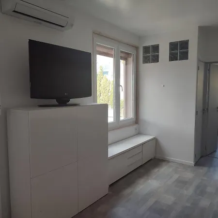Casa Fiume - 6 Couchages Terrasse-plages-parking Aise -3 Ad 2 Enft 1 Bb
